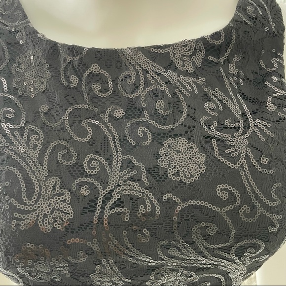 $10 SALE Jodi Kristopher Lace Sequin Crop Top Size 5 - Picture 4 of 9